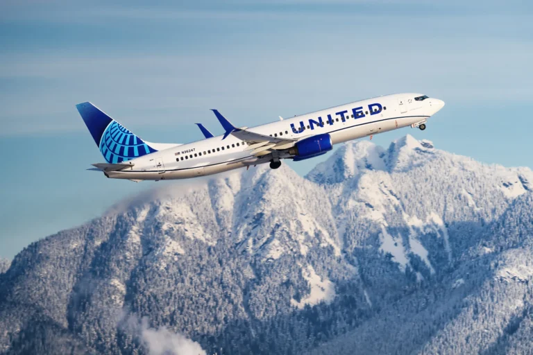 United Airlines Flight UA770 Emergency Diversion Raises Passenger Safety Questions